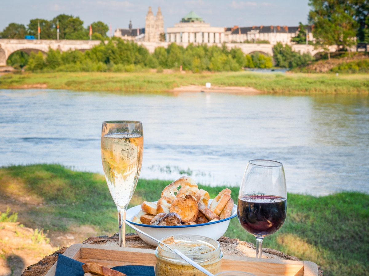 17 apero sur la plage de tours jean christophe coutand 2030 12 31 medium